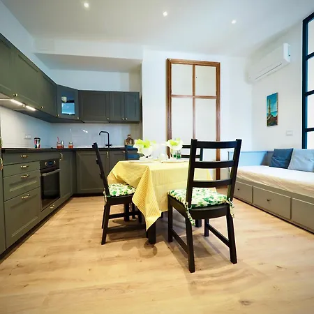 Sottoripa - Fronte Acquario - Genovabb It Apartment *